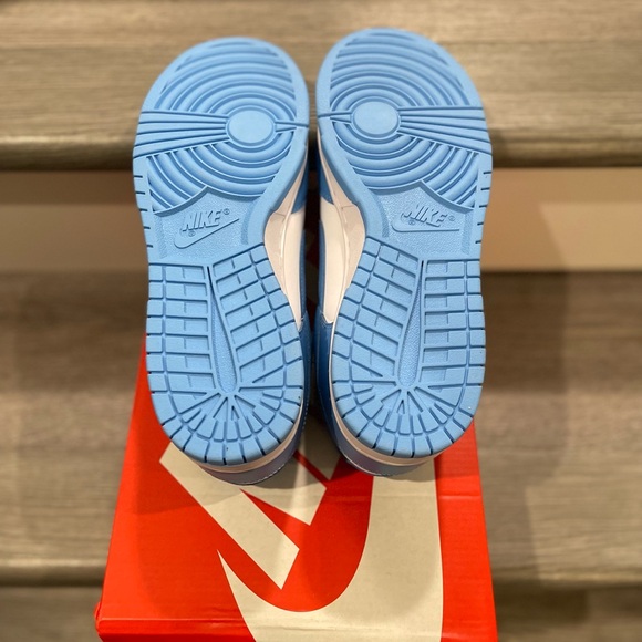 Nike dunk low UNC - Picture 4 of 5